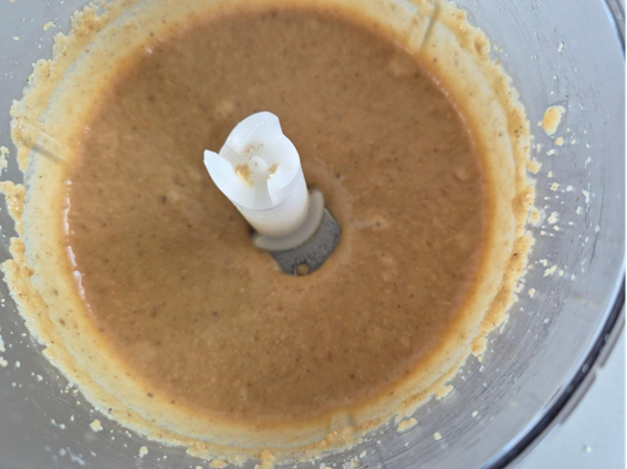 hazelnoten in blender voor choco